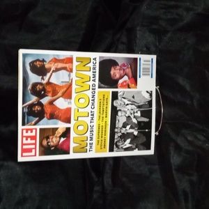 ‎LIFE (October 14, 2022)